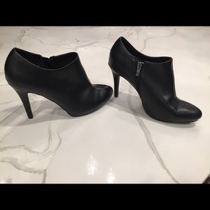 Black dress boots